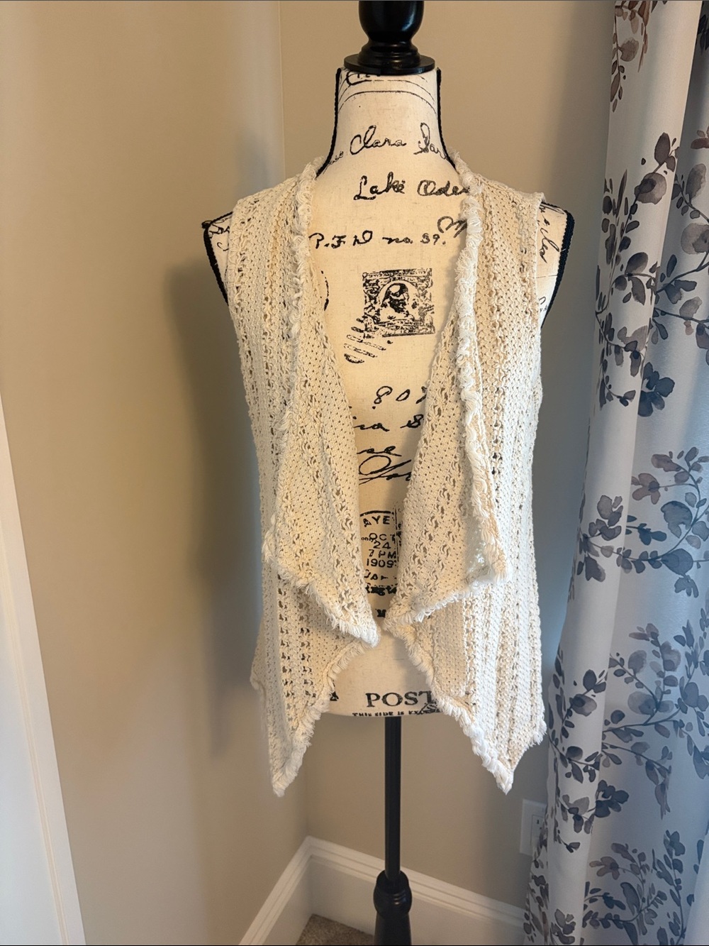 Chico's Cream Open-Front Knit Drape Vest